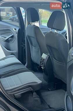 Внедорожник / Кроссовер Ford Escape 2016 в 
