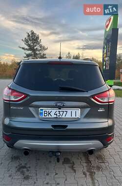Внедорожник / Кроссовер Ford Escape 2016 в 