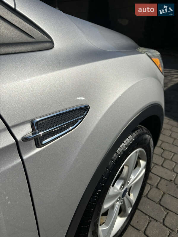 Внедорожник / Кроссовер Ford Escape 2016 в Ивано-Франковске