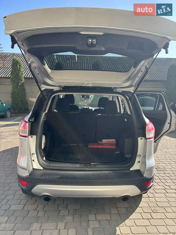 Внедорожник / Кроссовер Ford Escape 2016 в Ивано-Франковске