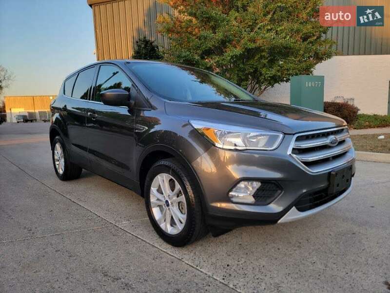 Внедорожник / Кроссовер Ford Escape 2017 в Львове