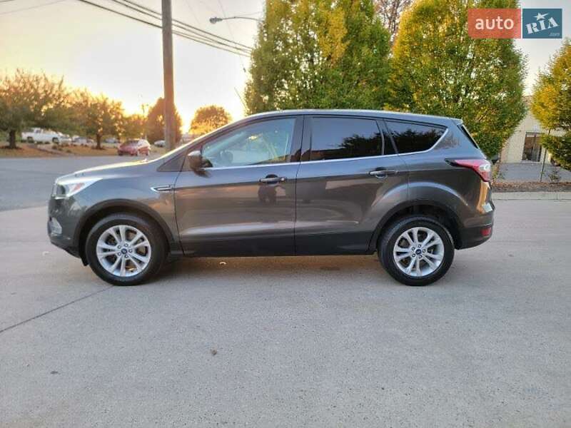 Внедорожник / Кроссовер Ford Escape 2017 в Львове