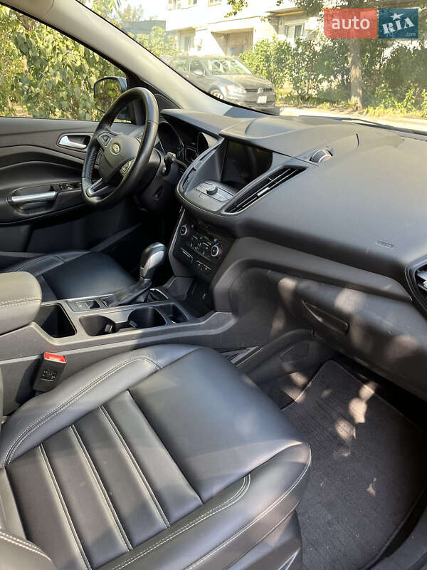 Внедорожник / Кроссовер Ford Escape 2019 в Черкассах