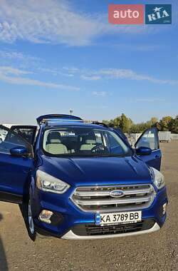 Внедорожник / Кроссовер Ford Escape 2016 в Киеве