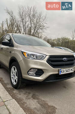 Внедорожник / Кроссовер Ford Escape 2017 в Киеве