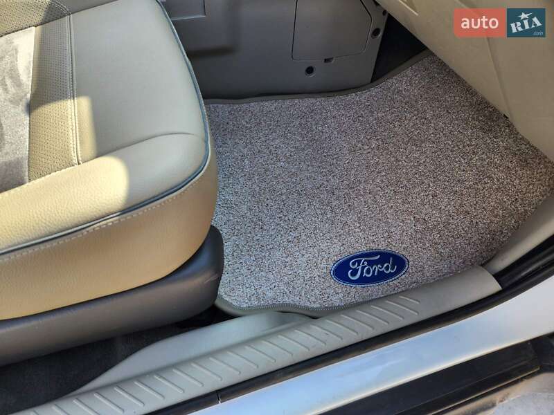 Внедорожник / Кроссовер Ford Escape 2010 в Ставище