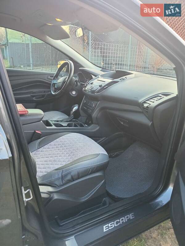 Внедорожник / Кроссовер Ford Escape 2016 в Львове