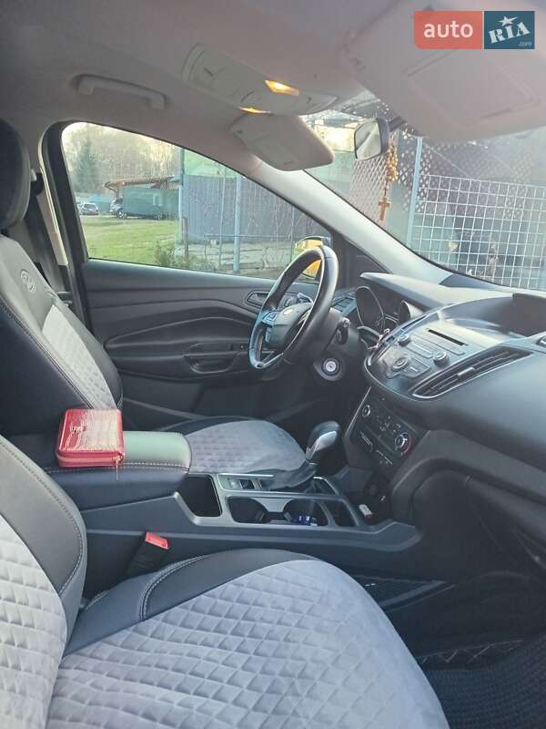Внедорожник / Кроссовер Ford Escape 2016 в Львове