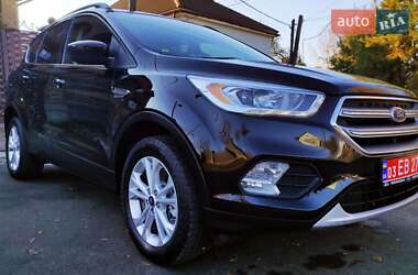 Позашляховик / Кросовер Ford Escape 2017 в Дубні