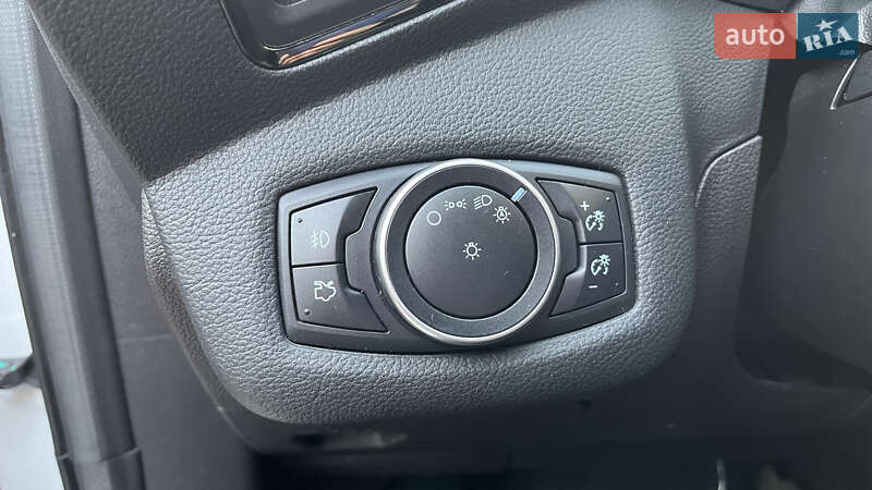 Внедорожник / Кроссовер Ford Escape 2015 в Львове