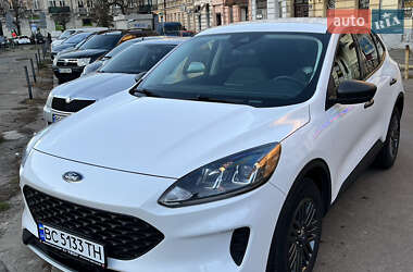 Внедорожник / Кроссовер Ford Escape 2021 в 
