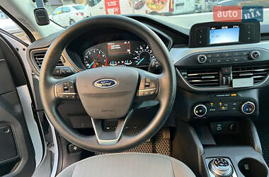 Внедорожник / Кроссовер Ford Escape 2021 в 