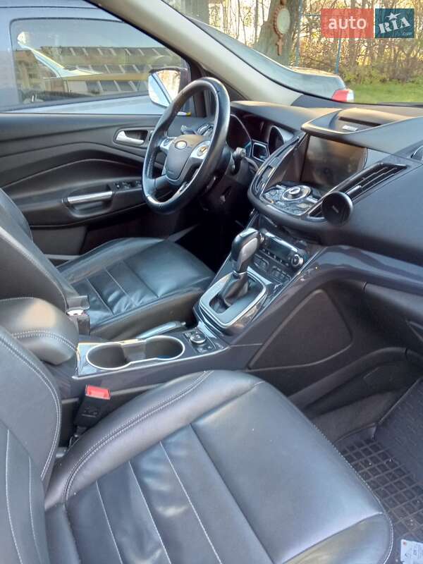 Внедорожник / Кроссовер Ford Escape 2013 в Стрые