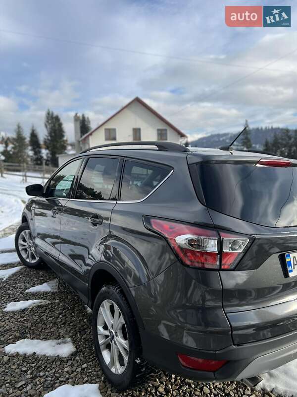 Внедорожник / Кроссовер Ford Escape 2018 в Буковеле