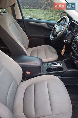 Внедорожник / Кроссовер Ford Escape 2020 в 