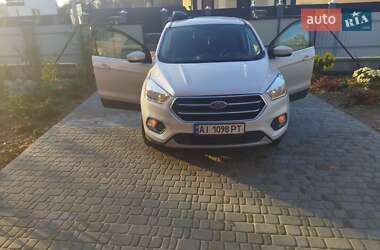 Внедорожник / Кроссовер Ford Escape 2017 в 