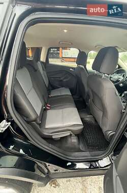 Внедорожник / Кроссовер Ford Escape 2016 в 