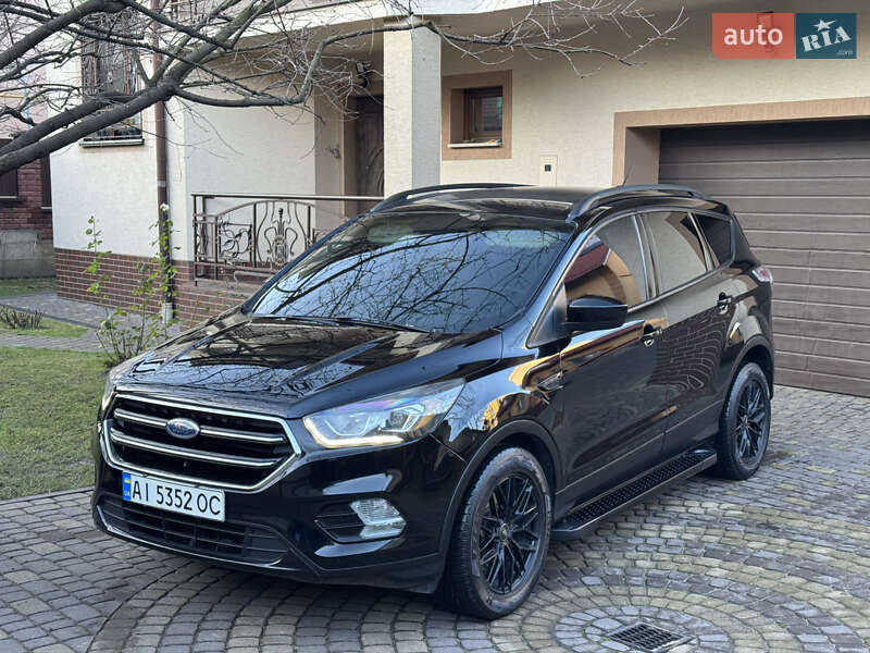 Внедорожник / Кроссовер Ford Escape 2016 в Львове