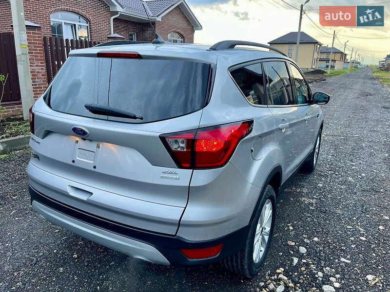 Внедорожник / Кроссовер Ford Escape 2019 в Хмельницком