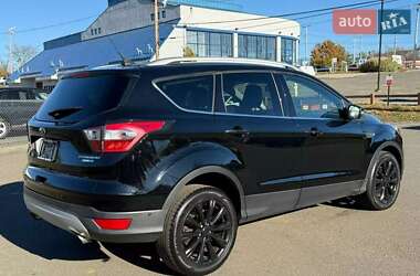 Внедорожник / Кроссовер Ford Escape 2019 в 