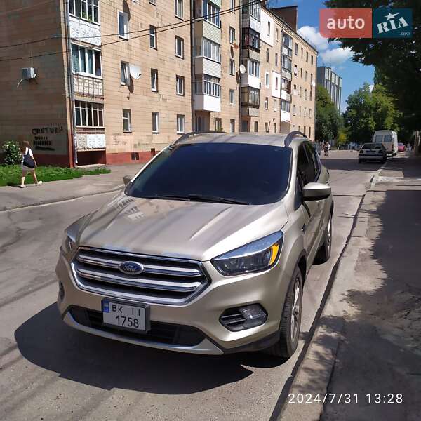 Внедорожник / Кроссовер Ford Escape 2017 в Ровно