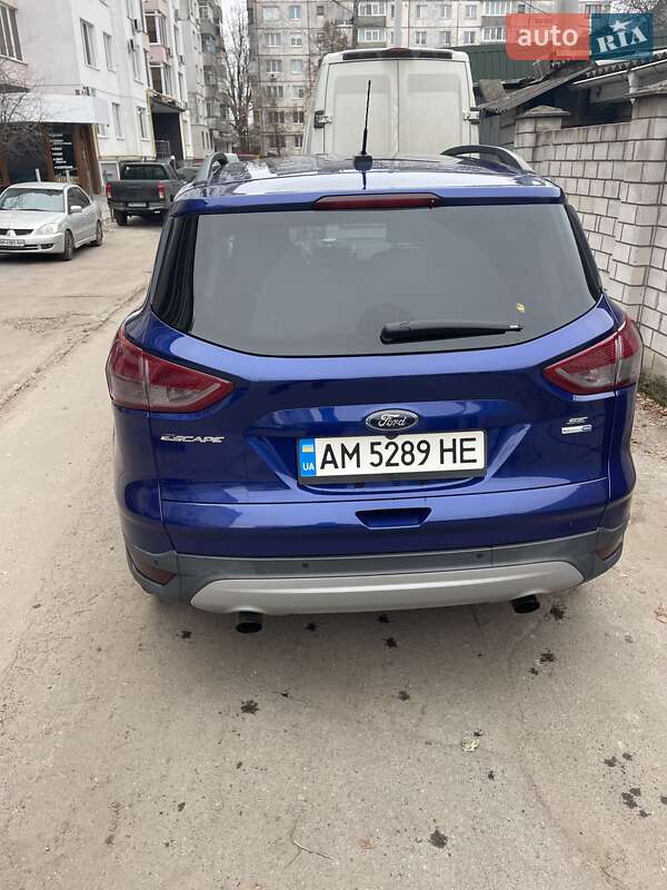 Внедорожник / Кроссовер Ford Escape 2015 в Житомире