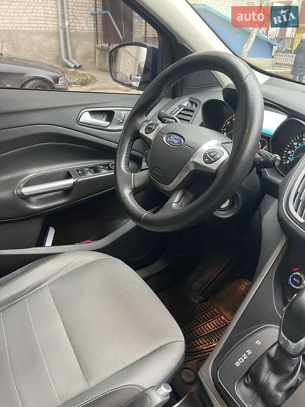 Внедорожник / Кроссовер Ford Escape 2015 в Житомире