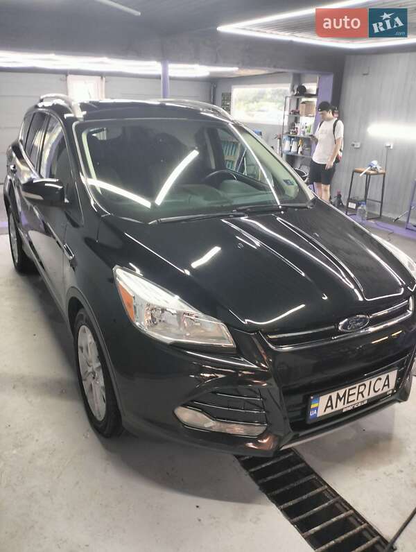 Внедорожник / Кроссовер Ford Escape 2015 в Долине