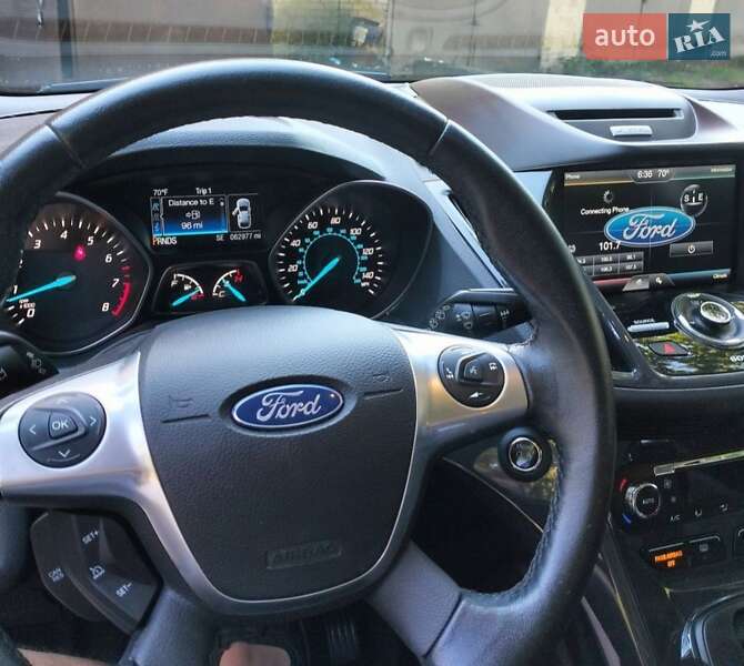 Внедорожник / Кроссовер Ford Escape 2015 в Долине