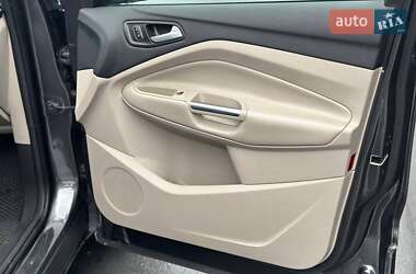 Внедорожник / Кроссовер Ford Escape 2016 в 
