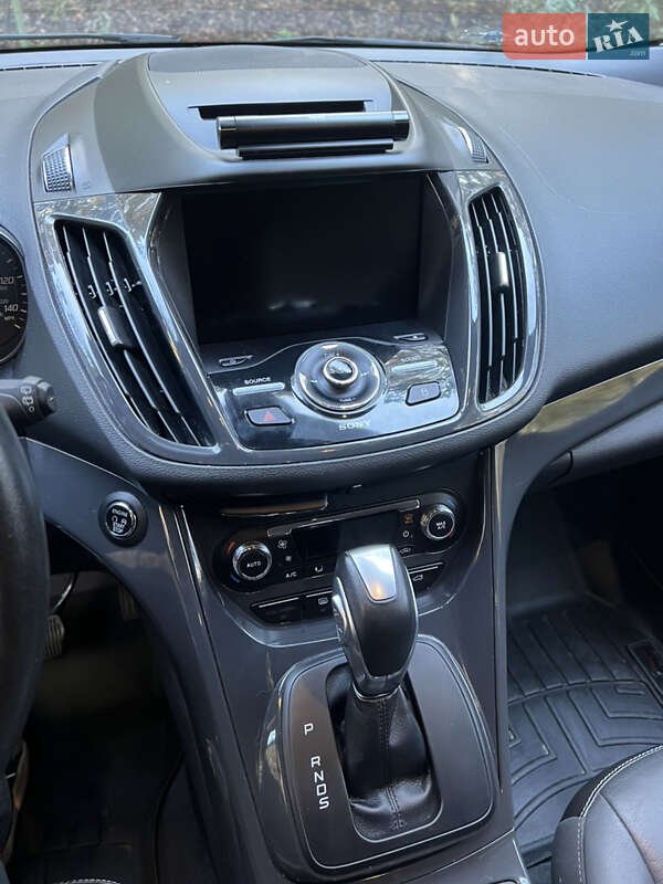 Позашляховик / Кросовер Ford Escape 2015 в Києві