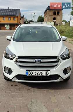 Позашляховик / Кросовер Ford Escape 2019 в Хмельницькому