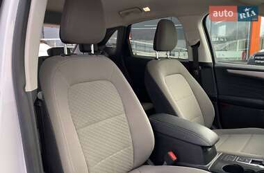 Внедорожник / Кроссовер Ford Escape 2022 в 