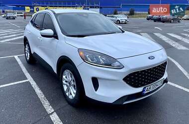Внедорожник / Кроссовер Ford Escape 2020 в 