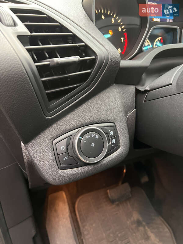 Внедорожник / Кроссовер Ford Escape 2016 в Харькове