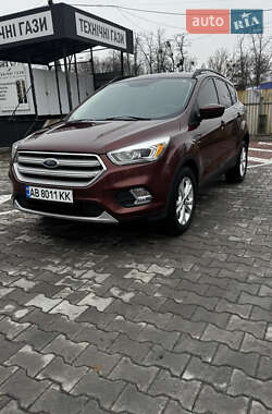 Внедорожник / Кроссовер Ford Escape 2017 в Виннице