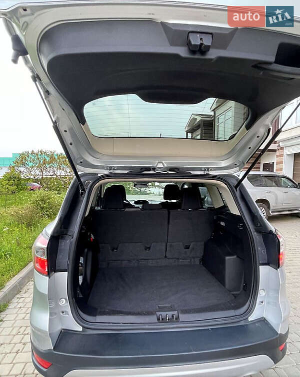 Внедорожник / Кроссовер Ford Escape 2017 в Львове