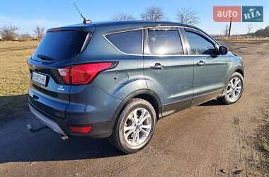 Внедорожник / Кроссовер Ford Escape 2018 в Гайсине