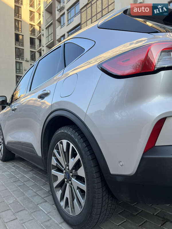 Внедорожник / Кроссовер Ford Escape 2020 в Киеве