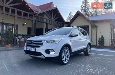 Позашляховик / Кросовер Ford Escape 2017 в Івано-Франківську