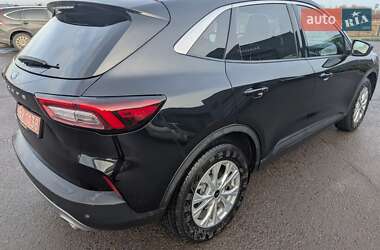 Внедорожник / Кроссовер Ford Escape 2023 в 
