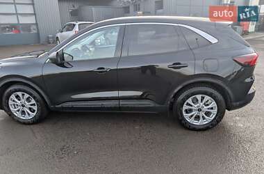 Внедорожник / Кроссовер Ford Escape 2023 в 