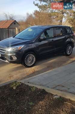 Внедорожник / Кроссовер Ford Escape 2018 в 