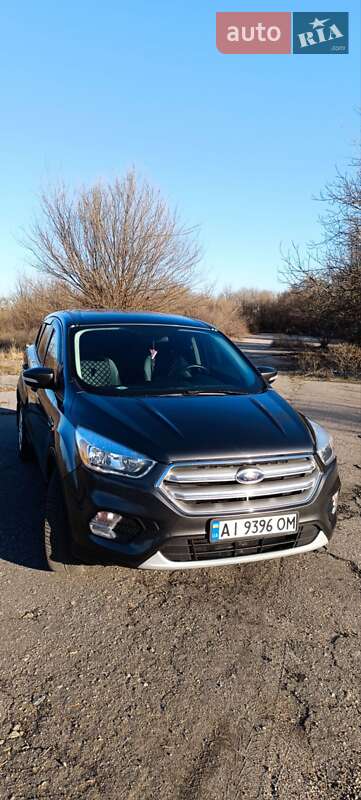 Позашляховик / Кросовер Ford Escape 2017 в Миронівці