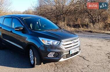 Позашляховик / Кросовер Ford Escape 2017 в Миронівці