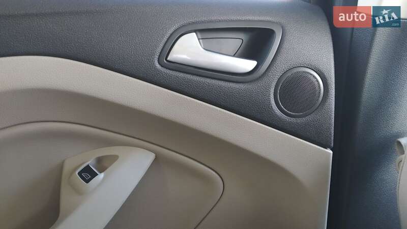 Внедорожник / Кроссовер Ford Escape 2015 в Косове фото 34 Внедорожник / Кроссовер Ford Escape 2015 в Косове