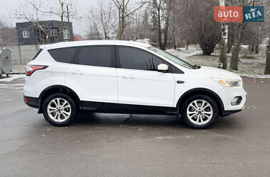 Позашляховик / Кросовер Ford Escape 2017 в Лубнах