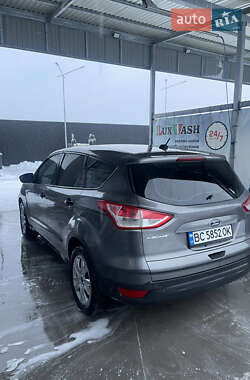 Внедорожник / Кроссовер Ford Escape 2012 в 