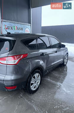Внедорожник / Кроссовер Ford Escape 2012 в 
