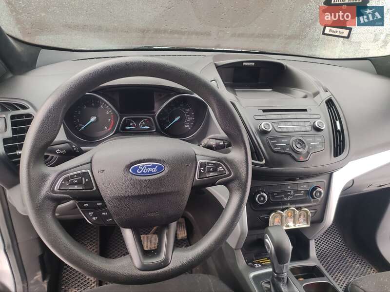 Внедорожник / Кроссовер Ford Escape 2017 в Лозовой